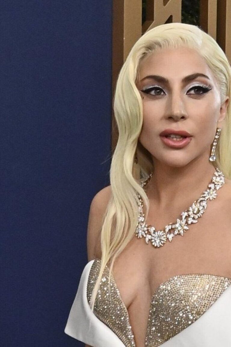 Lady Gaga Fans Flock to Rio Beach Despite Scorching Heat!