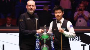 Zhao Xintong Crowned Champion: China’s New National Hero Emerges at the 2025 World Snooker Championship!