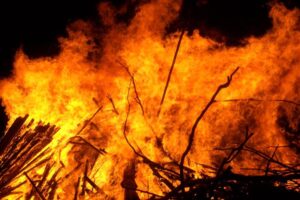 Massive Blaze Erupts at Chemical Warehouse in Southern Spain!