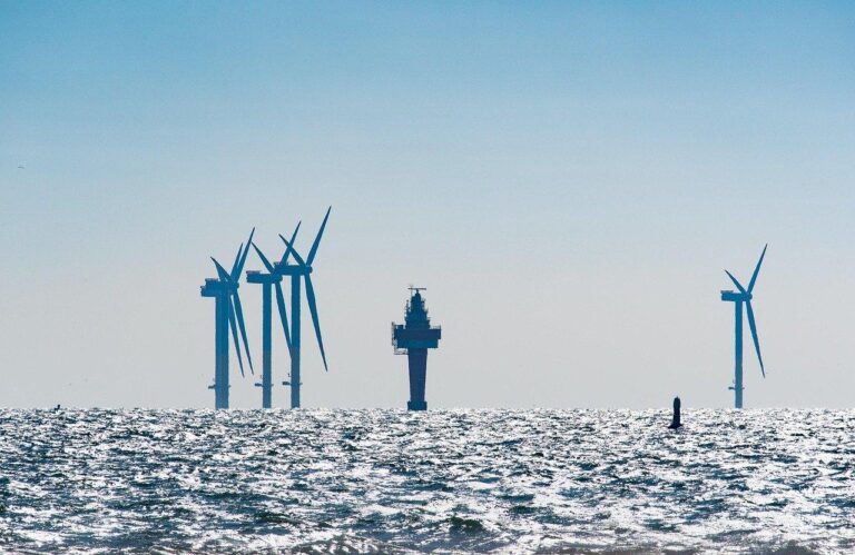 France Revamps Offshore Wind Contracts to Tackle Negative Price Challenges