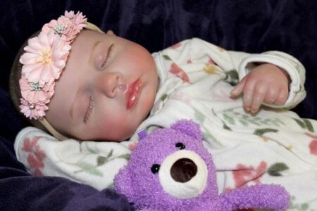 Lifelike Dolls Spark Intense Debate in Brazil Over Therapy Use and Legal Issues