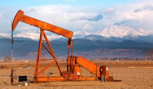 US Crude Oil Stocks Plunge by 4.3 Million Barrels in Just One Week