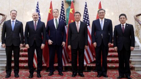 China’s Li Unveils Groundbreaking US-China Trade Framework, Vows Updates to Leaders