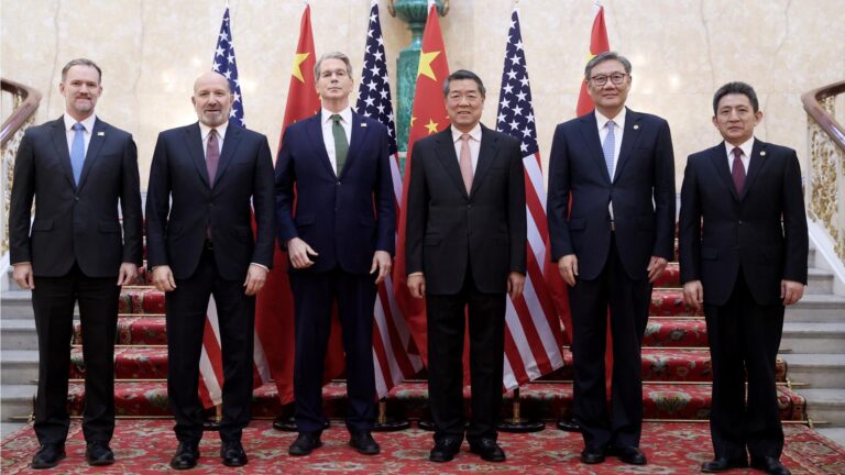 China’s Li Unveils Groundbreaking US-China Trade Framework, Vows Updates to Leaders