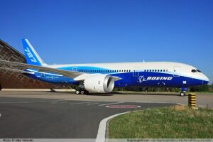 Air India Pilot Executes Thrilling U-Turn with Boeing 787-8 Dreamliner Just After Takeoff