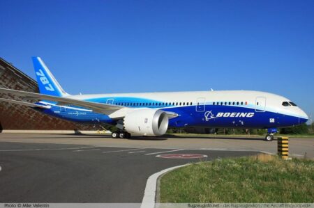 Air India Pilot Executes Thrilling U-Turn with Boeing 787-8 Dreamliner Just After Takeoff