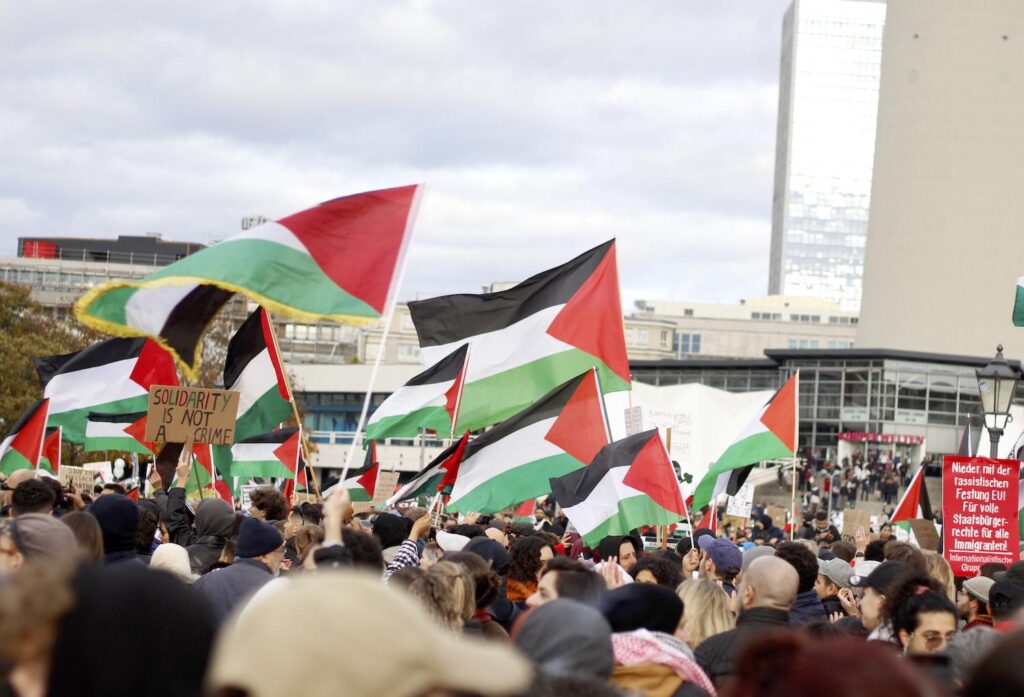 Macron Delays UN Conference on Palestinian Two-State Solution