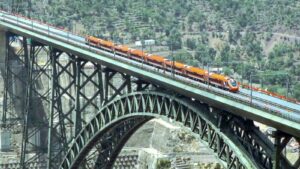 India’s Kashmir Railway: An Extraordinary Engineering Feat in a Challenging Landscape