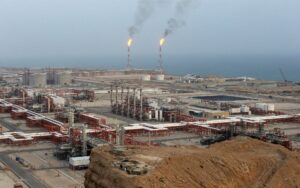 Iran Slashes Oil Prices as Chinese Buyers Scale Back Amid Market Struggles