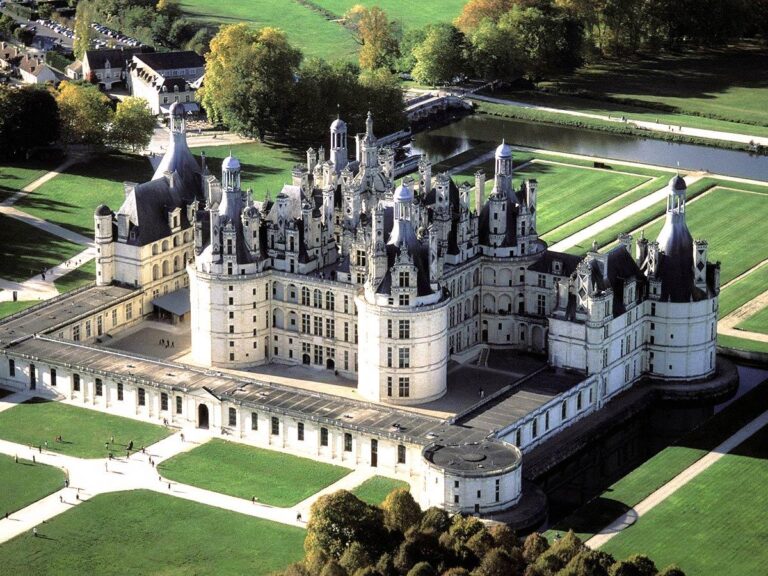 Loire Castles Under Siege: How Climate Change is Putting Historic Treasures at Risk