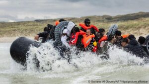 UK Experiences Unprecedented Surge in Migrant Arrivals on Small Boats