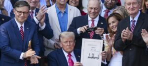 Trump Demands Tough Sanctions on Russia After Massive Attack on Ukraine