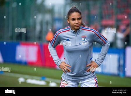Delphine Cascarino’s Lightning-Fast Brace Seals Thrilling Win for France Against Netherlands