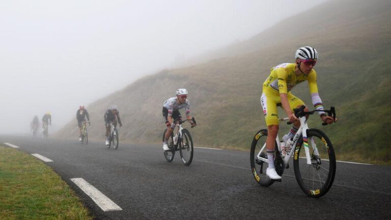 Arensman Shines in Epic Pyrenees Battle to Win Tour de France Stage 14