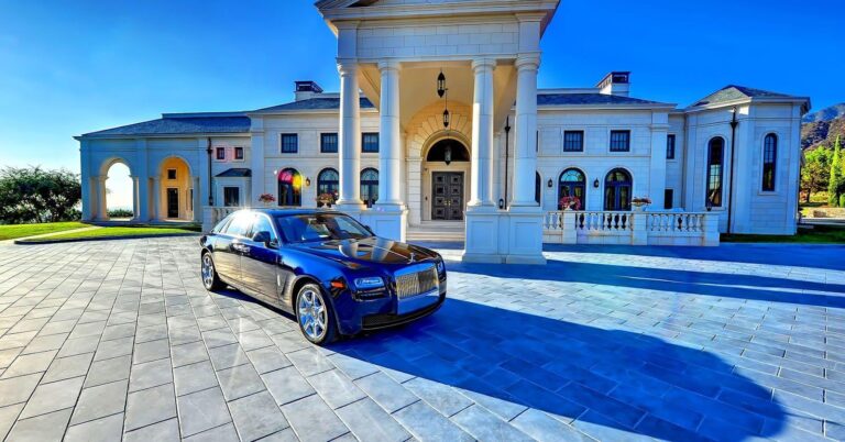 The Luxury Boom in Milei’s Argentina Masks Widespread Despair Among the Masses