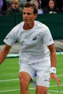 Vasek Pospisil Falls to Facundo Bagnis in Thrilling National Bank Open Showdown