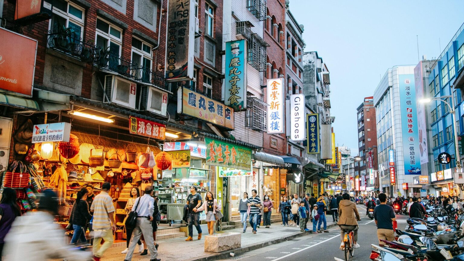 Taiwan Set to Ban US Stopovers as US-China Trade Talks Heat Up