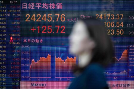 Japan’s Stocks Set to Slide as Worries Mount Over US Economic Growth