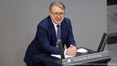 Senior German Lawmaker Calls on Berlin to Impose Sanctions on Israel After Visit