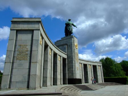 France Revokes Residence Permit of Man Who Lit Cigarette at War Memorial