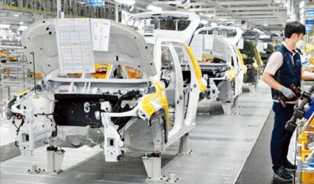 Four Winning Strategies Global Carmakers Use to Dominate the Chinese Market