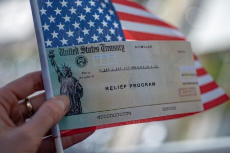 Will Stimulus Checks Arrive Soon? Doubts Arise Over Trump’s Tariff Rebate Plan