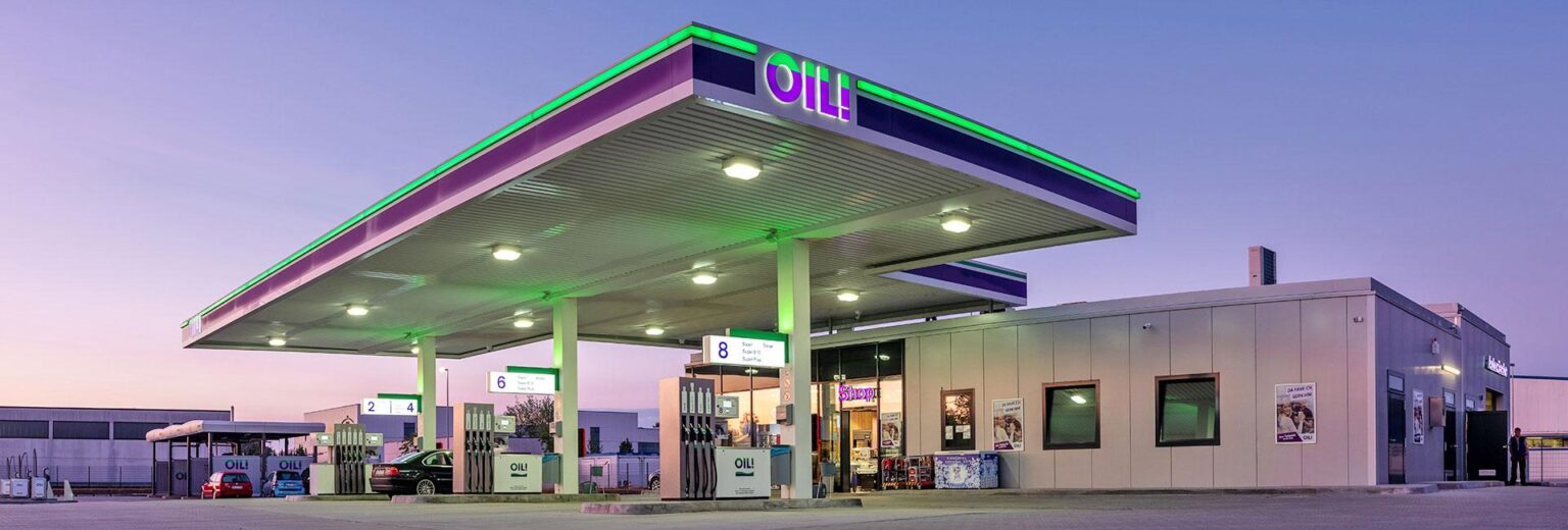 Oil Prices Surge Amid US Crude Inventory Decline Despite India’s New Tariffs