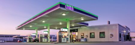Oil Prices Surge Amid US Crude Inventory Decline Despite India’s New Tariffs