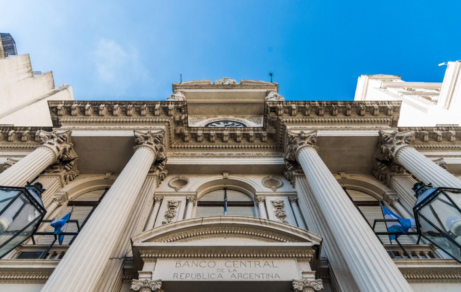 Argentina’s Central Bank Raises Reserve Requirements Amid Corruption Scandal