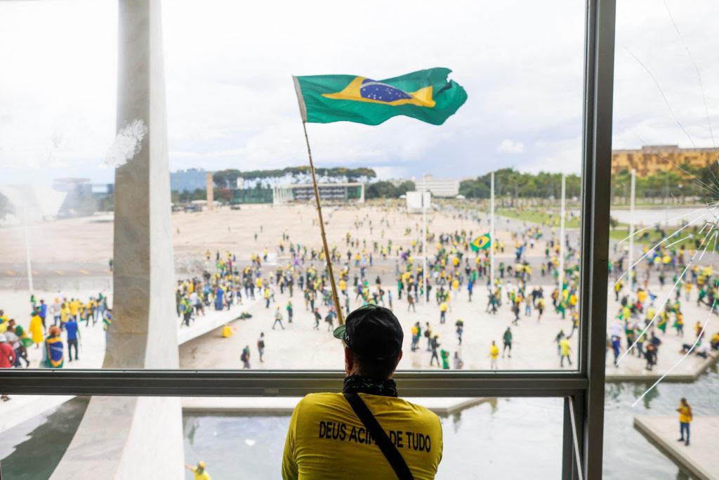 Thousands Rally in Brazil’s Streets in Fiery Show of Defiance Ahead of Crucial Coup Verdict Thousands Rally in Brazil’s Streets in Fiery Show of Defiance Ahead of Crucial Coup Verdict