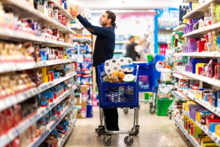 UK Shoppers Ramp Up Spending as August Heatwave Hits
