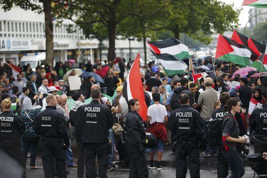 Angry Protesters Storm Elbit Branch in Germany, Leading to Five Arrests