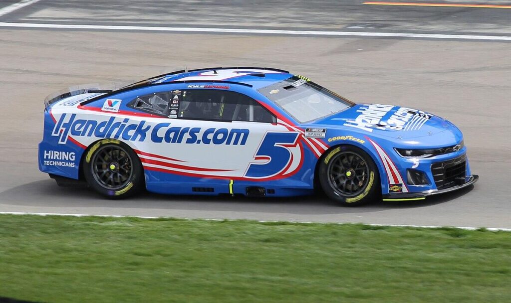 Christopher Bell Powers to Victory in Thrilling NASCAR Playoff Showdown at Bristol