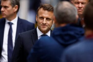 Former French Prime Minister Urges Macron to Resign Immediately