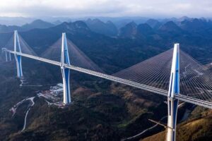 Step Into the Sky: Experience the Thrilling Glass Cafe 2,600 Feet Above Ground on the World’s Tallest Bridge