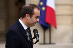 France’s Prime Minister Resigns Once More, Sparking Far-Right Calls for New National Elections