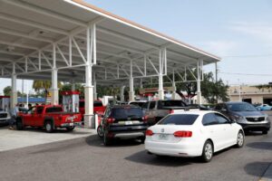 Russia’s Gasoline Shortages Fuel Price Hikes, But Resolution Is on the Horizon, Minister Promises