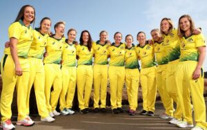 Australian Cricketers Playfully Mock India’s Handshake Snub in Pakistan Match – Watch the Viral Video!