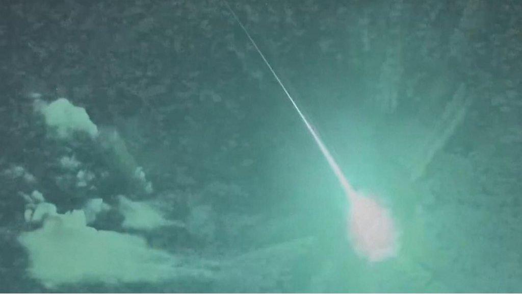 Stunning Fireball Illuminates the Night Skies Over Spain and Portugal Stunning Fireball Illuminates the Night Skies Over Spain and Portugal