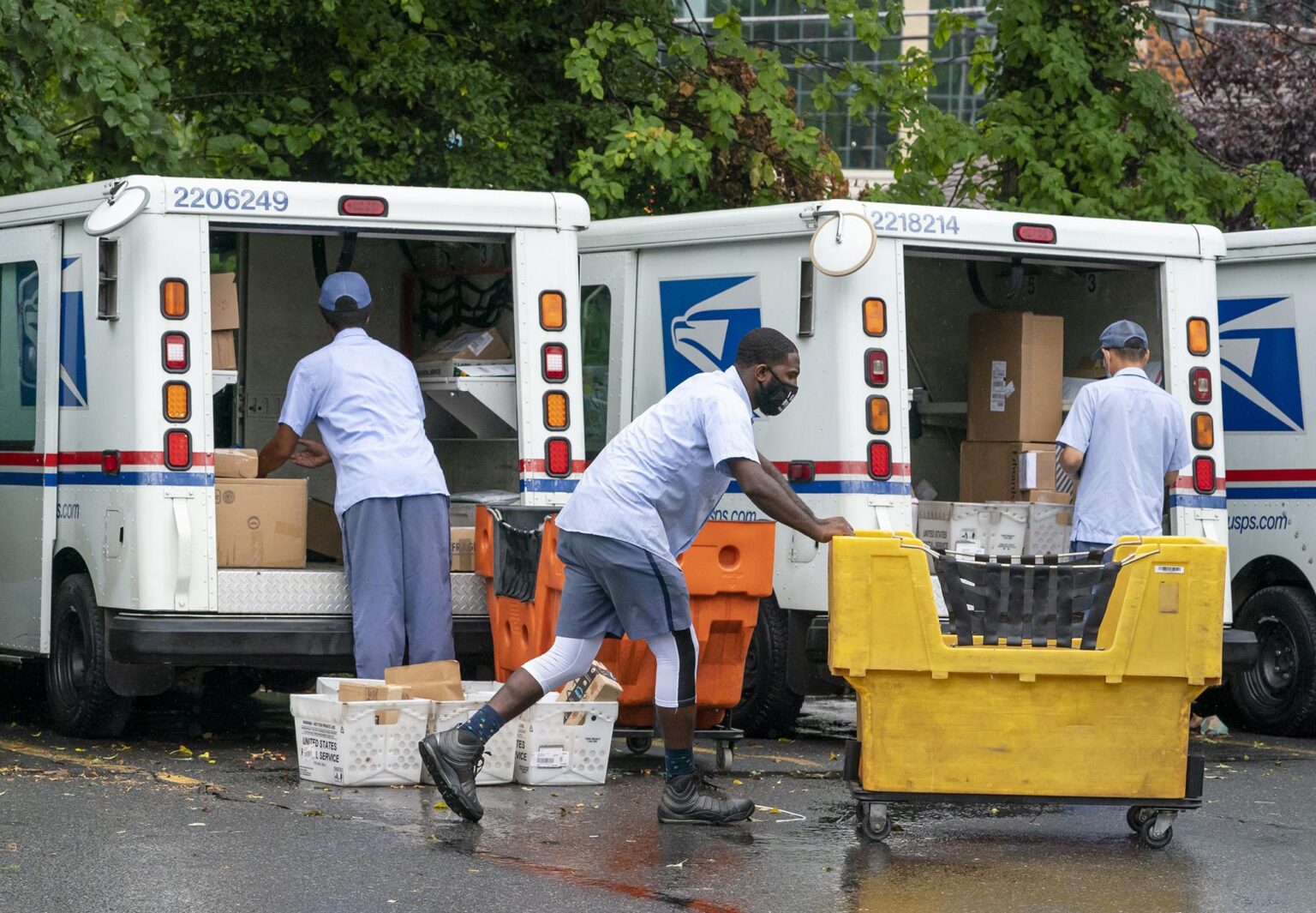 Postal Workers’ Union Calls on Ottawa to Act as Canada Post Negotiations Stall – Will It Change Anything? Postal Workers’ Union Calls on Ottawa to Act as Canada Post Negotiations Stall – Will It Change Anything?