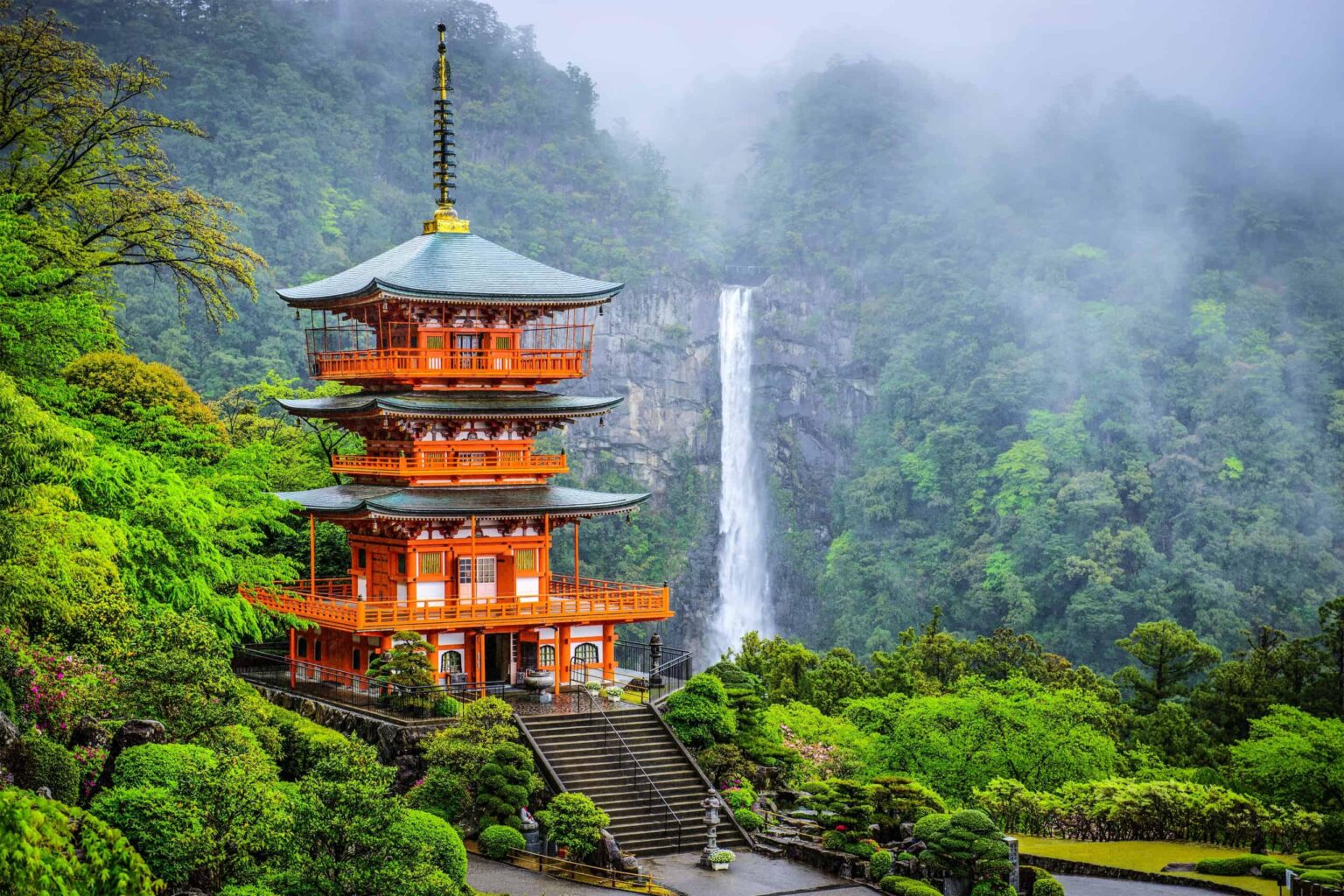 How Japan Plans to Thrive by Embracing Digital Nomads Amid Overtourism Challenges How Japan Plans to Thrive by Embracing Digital Nomads Amid Overtourism Challenges