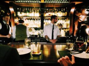Brazil’s Bar and Restaurant Sales Plummet as Beverage Poisoning Scare Sparks Consumer Fear