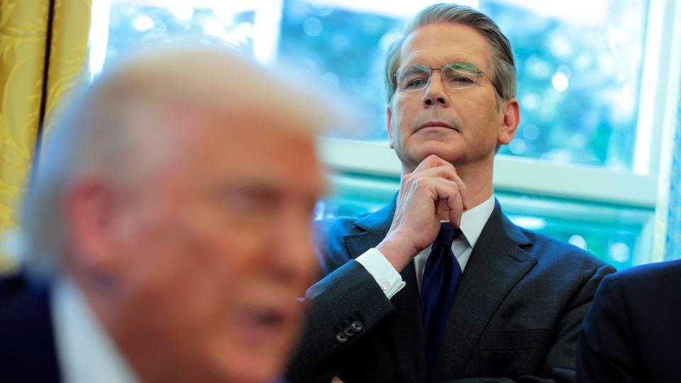 Bessent Fires Back at Warren’s $20B Argentina Deal Critique with Bold Historical Comparison Bessent Fires Back at Warren’s $20B Argentina Deal Critique with Bold Historical Comparison