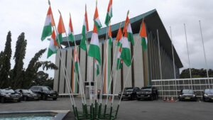 A Week in Pictures: From Ivory Coast Elections to Strikes Shaking Kyiv