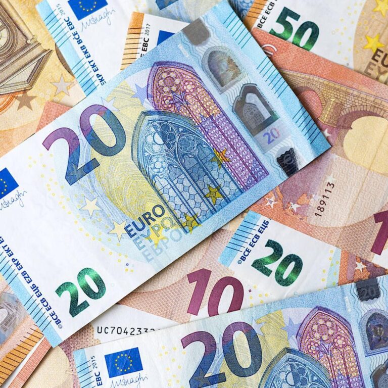 Euro Surges Ahead as Dollar Slips and France Shifts Course