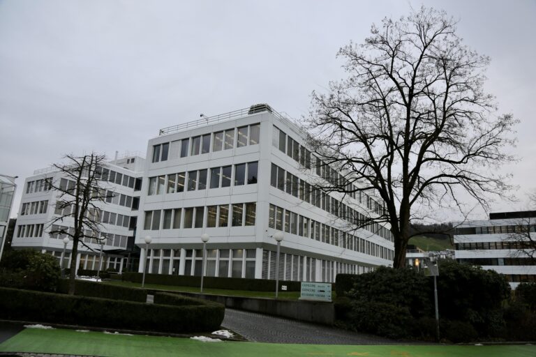 Glencore Considers Closing Canada’s Biggest Copper Plant Glencore Considers Closing Canada’s Biggest Copper Plant