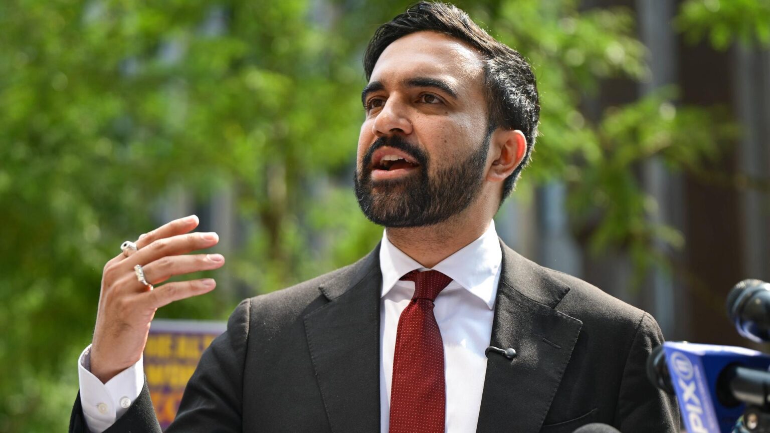 Mamdani’s Historic NYC Mayoral Win Ushers in a New Era for Democrats