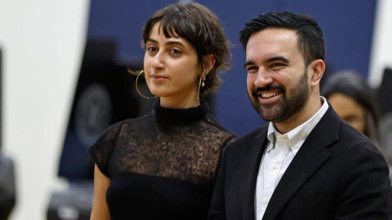 Masked US Immigration Agents Interrogate Indian-Origin Man: What You Should Know About Mamdani Masked US Immigration Agents Interrogate Indian-Origin Man: What You Should Know About Mamdani