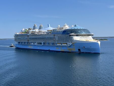 Cruise Lines Set Sail for Asia to Ride Japan’s Surging Popularity