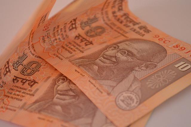 Indian Rupee Plummets as Bonds Brace for Shocks from Liquidity and Growth Data